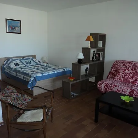 Caique Apartman